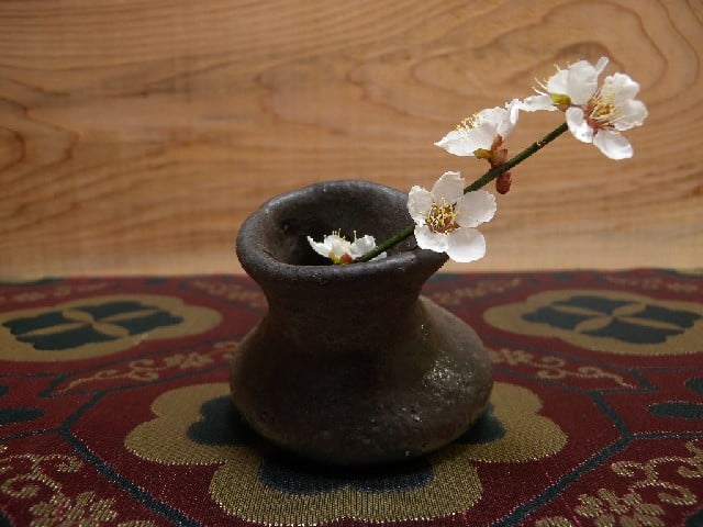 Ceramics with flowers 007 640 1000.jpg