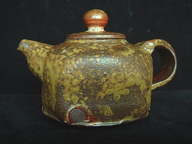 Faceted onggi teapot.jpg