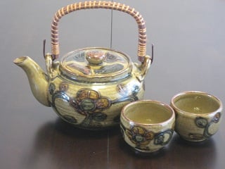 Teapot and cups 001.JPG