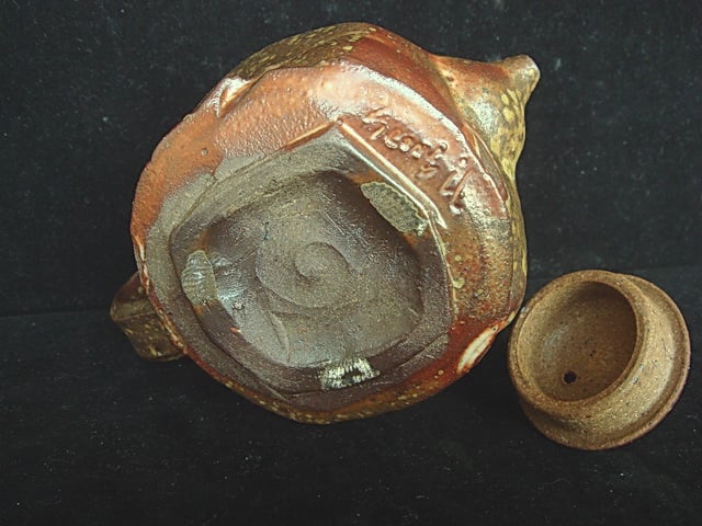 Faceted onggi teapot d.jpg