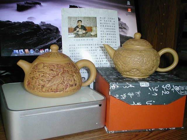 Da Zhou Teapots.jpg