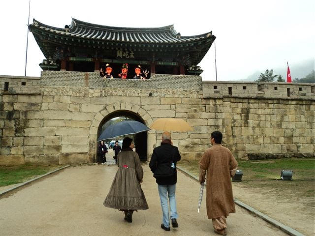 Mungyeong entry gate.jpg