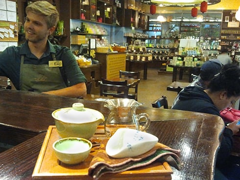 Erik serving Oolong at Bird Pick.jpg