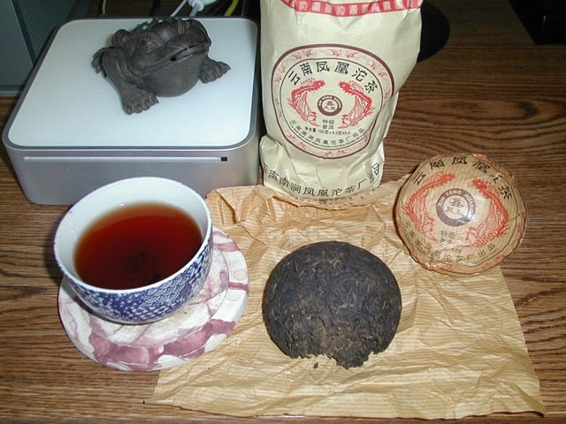 06' Fenghuang Pu-erh.jpg