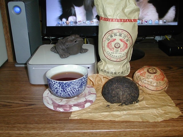 06' Fenghuang Pu-erh 3.jpg