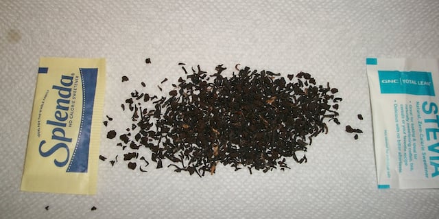 loose tea next to splenda stevia packets.jpg