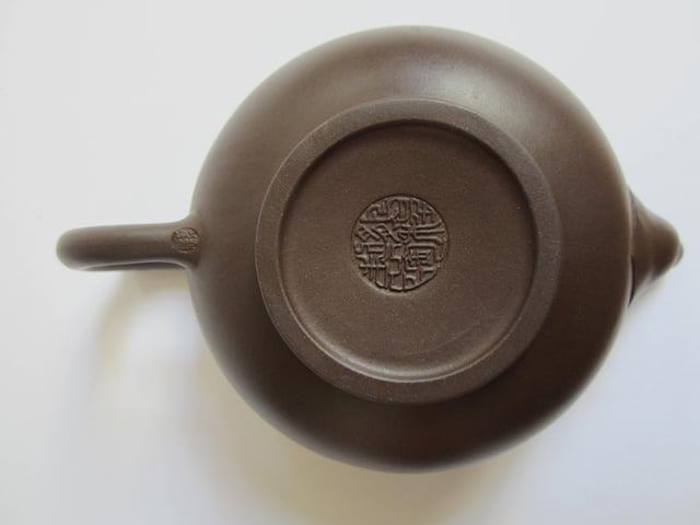 teapot w 3 .jpg