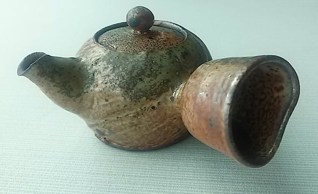 Onggi clay pot.jpg